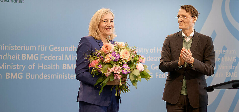 Der ehemalige Gesundheitsminister Prof. Dr. Karl Lauterbach übergibt sein Amt an Nina Warken.