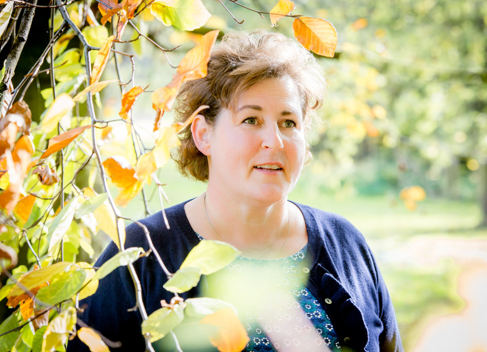 Die Gynäkologin und leidenschaftliche Gärtnerin Nicole Talbot hofft ihr Projekt eines 
Endometriosegartens mithilfe von Crowdfunding umsetzen zu können.