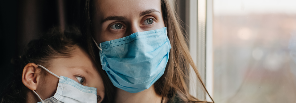 Die offiziellen US-Empfehlungen zum Tragen einer Gesichtsmaske änderten sich während der COVID-19-Pandemie mehrfach.